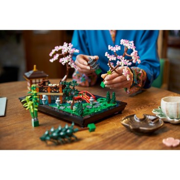 LEGO Icons 10315 Rauhallinen puutarha