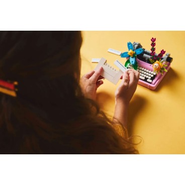LEGO Creator 31169 Kirjoituskone ja kukat